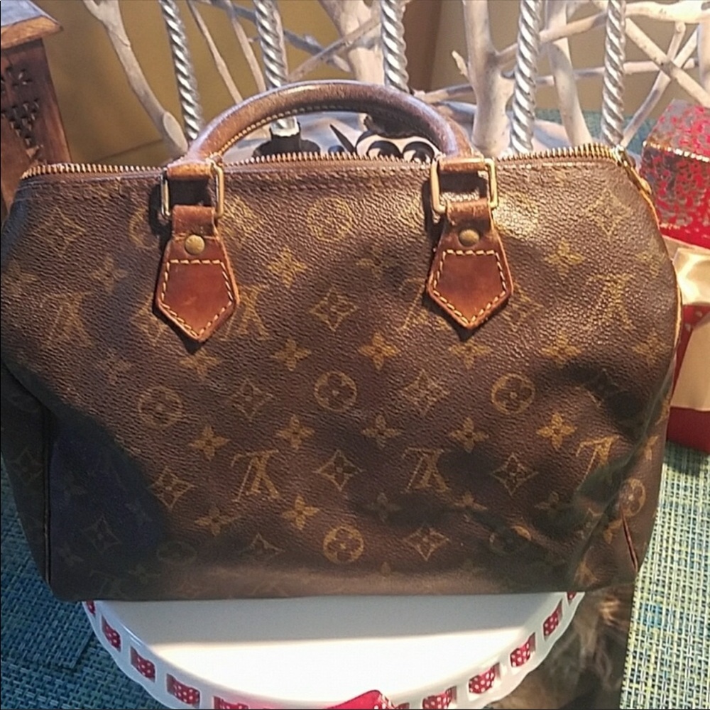 Selling a speedy 30 vintage Louis Vuitton